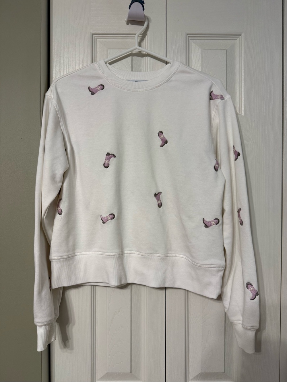 Matching Set Sweater and Shorts